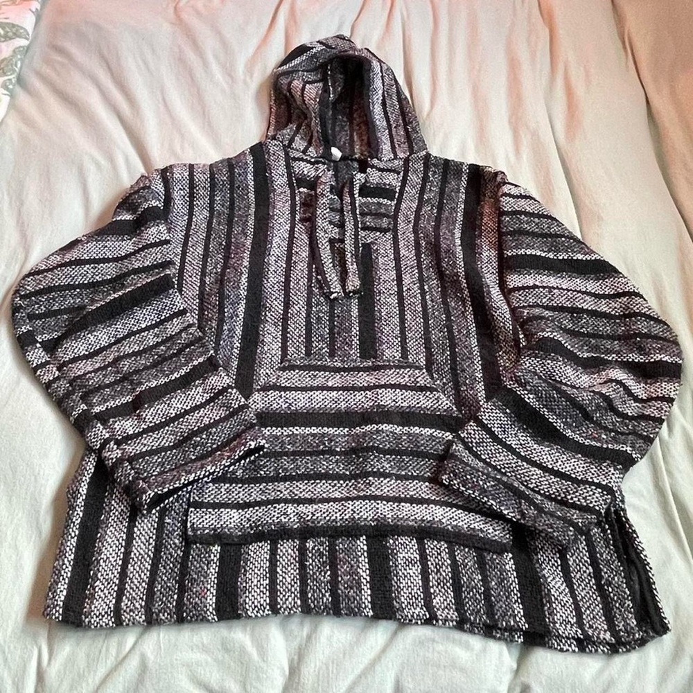 Drug rug size XL black and white